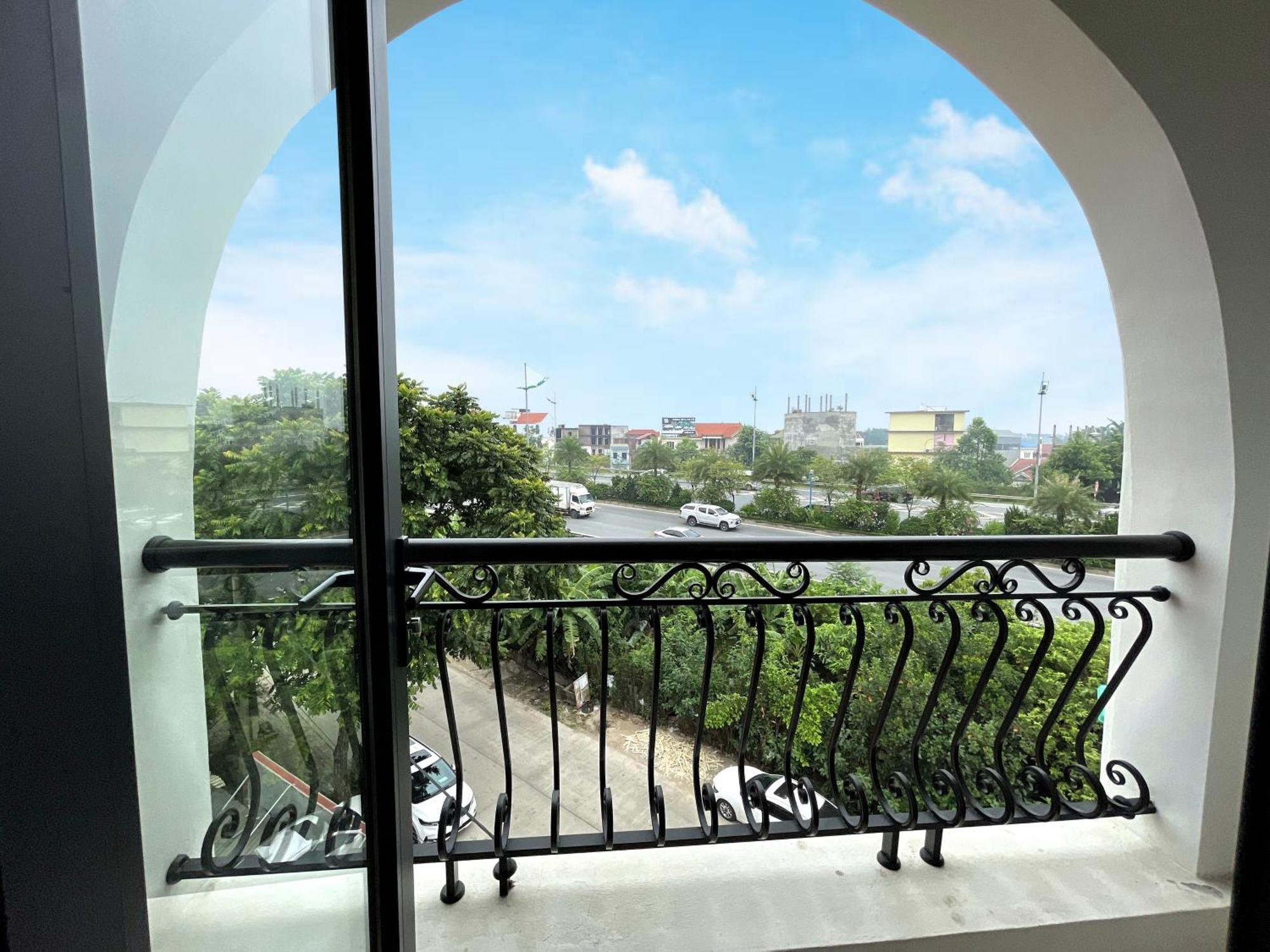 Chemi Noi Bai Airport Hotel & Travel Hanoi Eksteriør billede